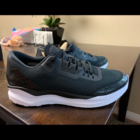 Jordan Zoom Tenacity Running Shoes - Picture 4 of 7